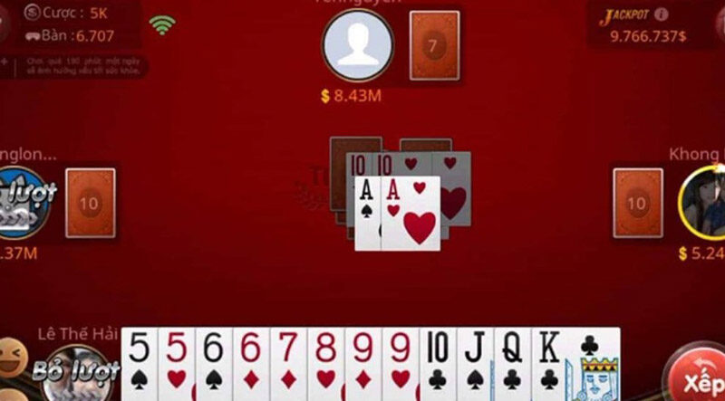 Cần tập trung chú ý bài trên tay đối phương khi chơi tiến lên online